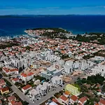 Latitude 44 Apartmán *
