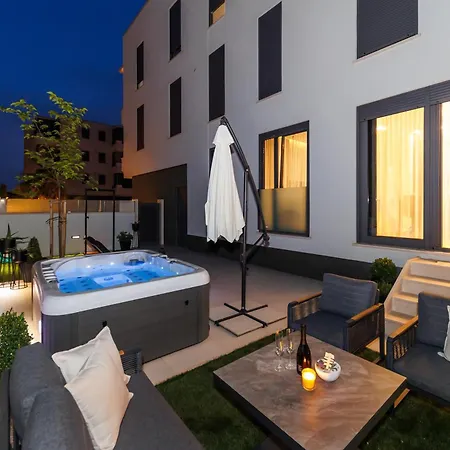 Latitude 44 Zadar