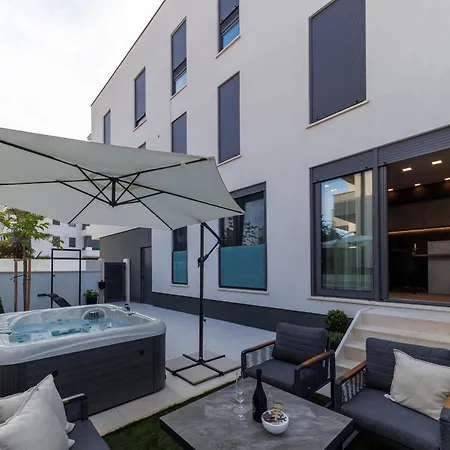 Apartman Latitude 44 *