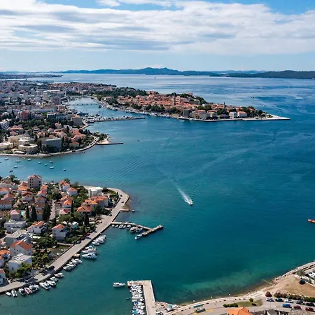 Latitude 44 Apartman