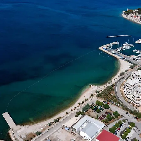 Latitude 44 Apartman