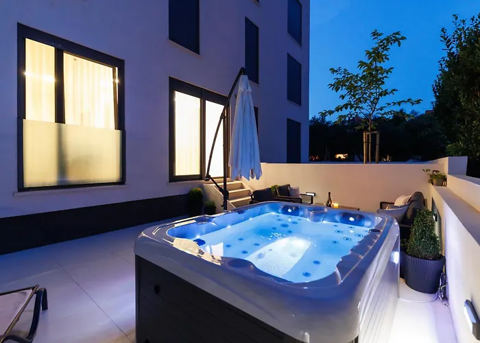 Latitude 44 * Zadar
