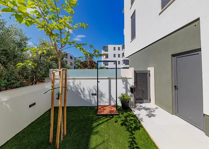 Апартаменты Latitude 44 *