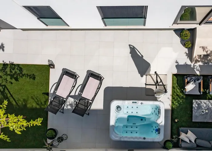 Апартаменты Latitude 44 *